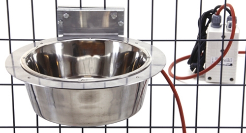 Jämpti lämmitettävä kuppi tarhan sisäpuolelle