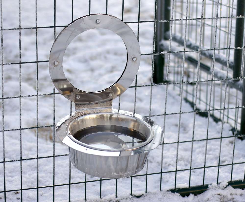 Jämpti Lämmitettävä kuppi tarhan ulkopuolelle - Eri kokoja